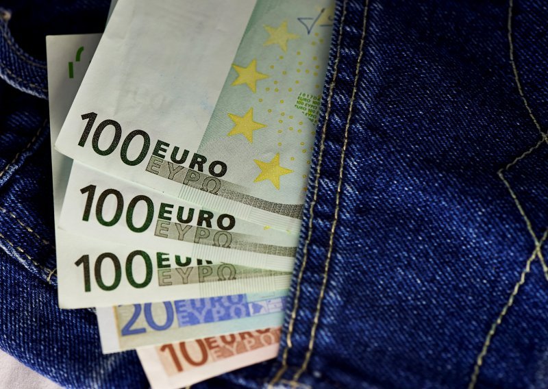 Hrvatska će zbog Brexita morati hitno uvesti euro?