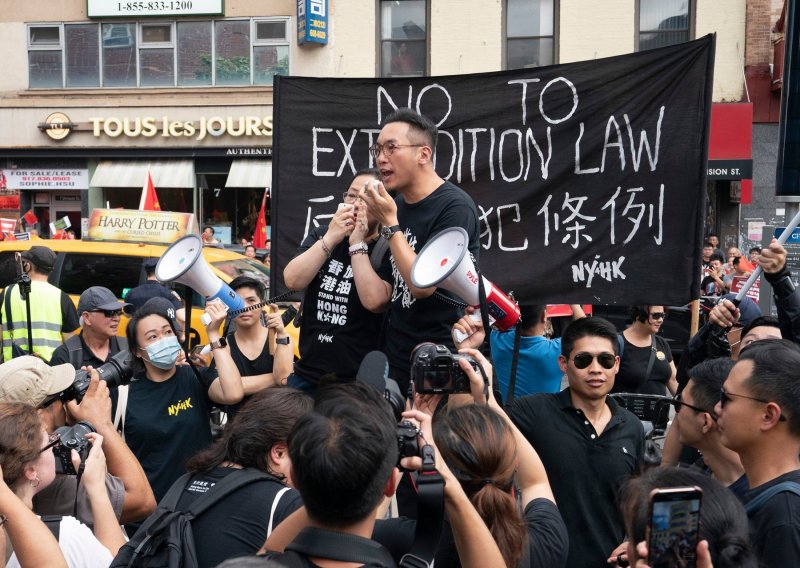 Na ulicama Hong Konga 1,7 milijuna prosvjednika, unatoč policijskoj zabrani