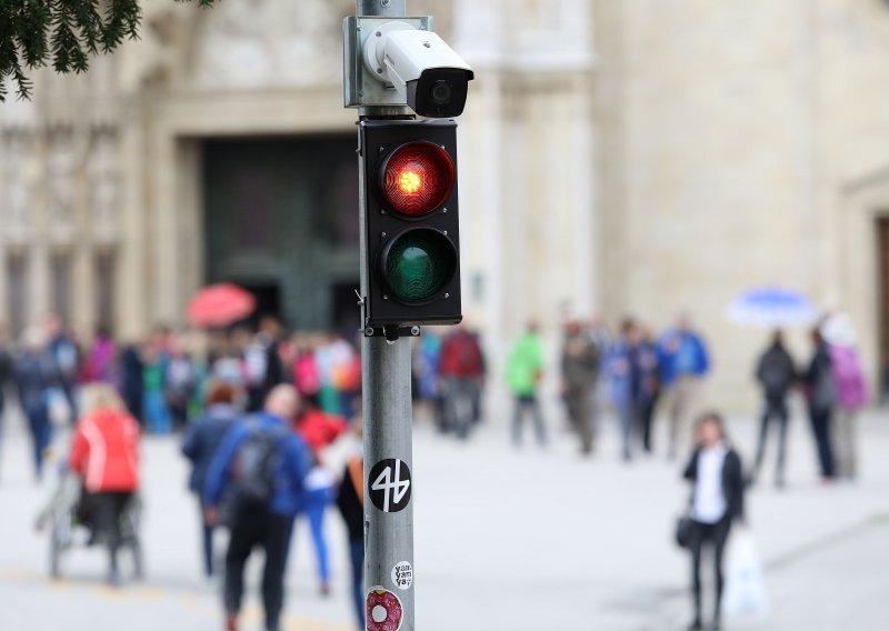 Rijeka krenula u obračun s nepropisno parkiranim vozilima u središtu grada