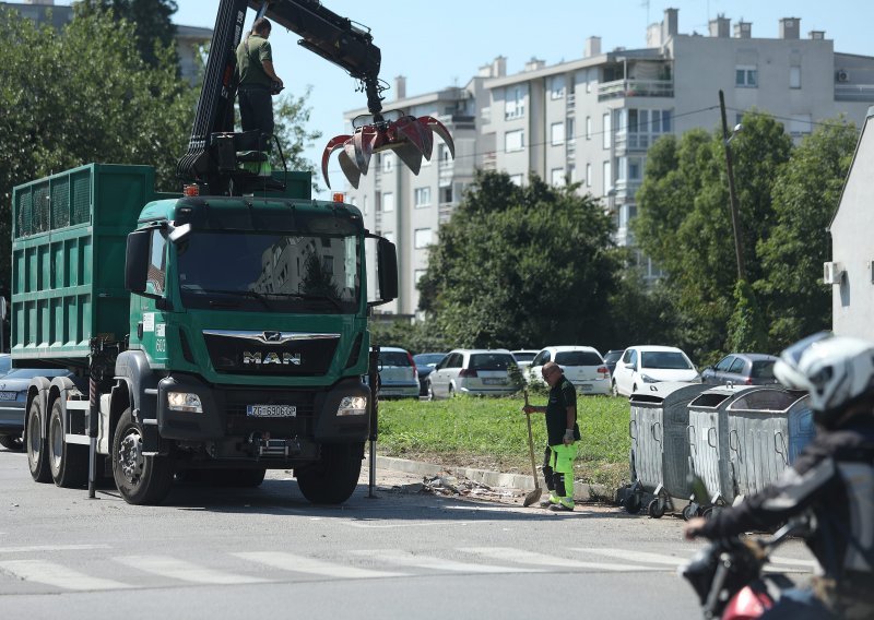 Kamion Čistoće zapeo za strujni kabel u zagrebačkoj Dubravi: Nema struje, tramvaji stoje, stvaraju se kolone