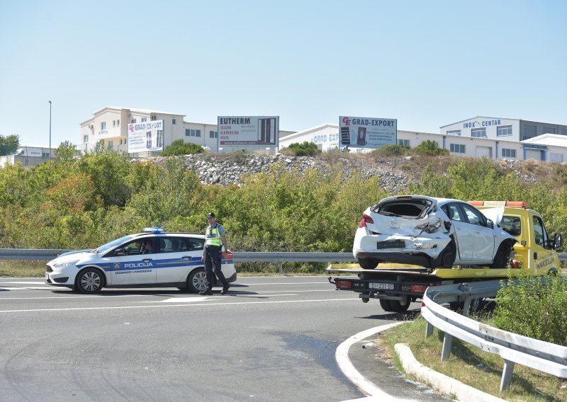 Trostruki sudar u Stankovcima izazvao vozač Opela