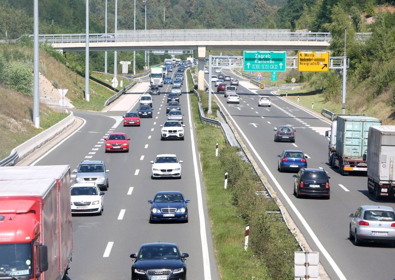 HAK otkriva gdje se očekuju gužve; magla i vjetar ometaju promet