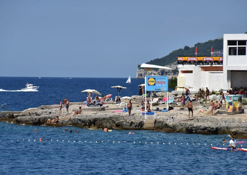 Prihodi od stranih turista u prvoj polovici godine 2,72 milijarde eura