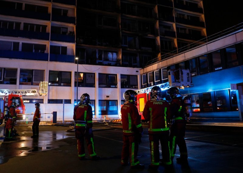 [VIDEO] Jedna osoba je poginula, a osam ih je ozlijeđeno u požaru u bolnici u Parizu