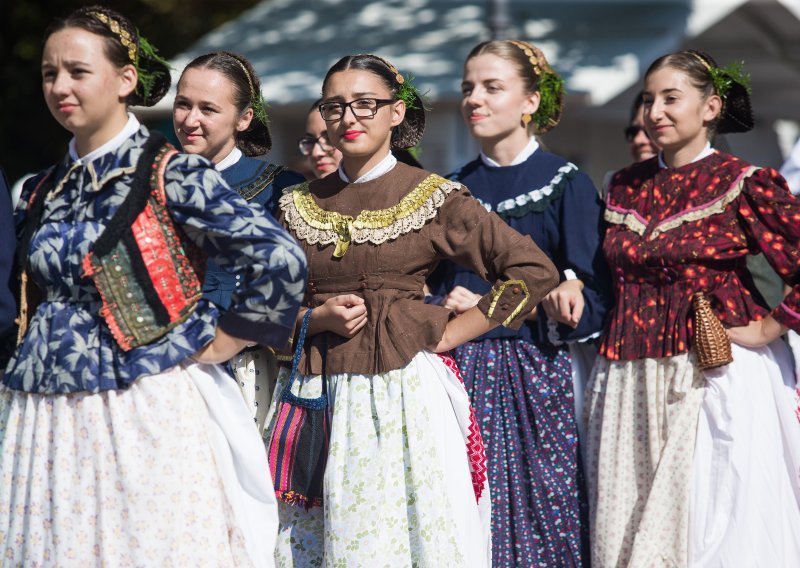 Ovogodišnje 54. Vinkovačke jeseni donose bogati folklorni i zabavni program