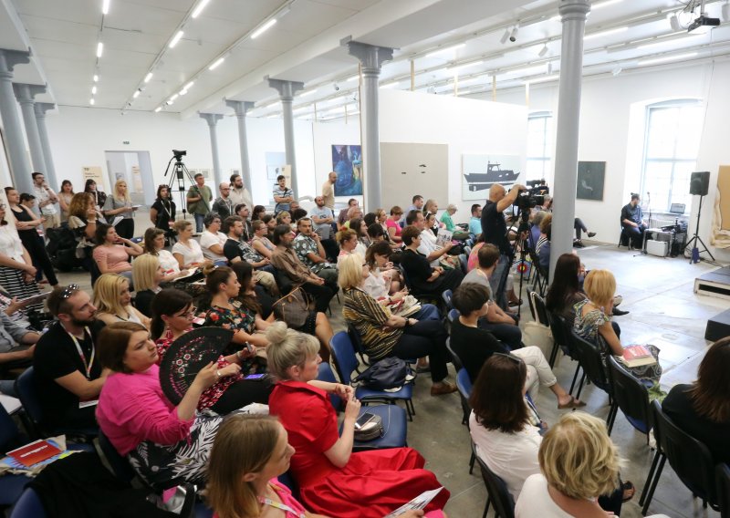 U riječkom malom salonu otvara se izložba 'CODE:RED' slovenskog umjetnika Tadeja Pogačara