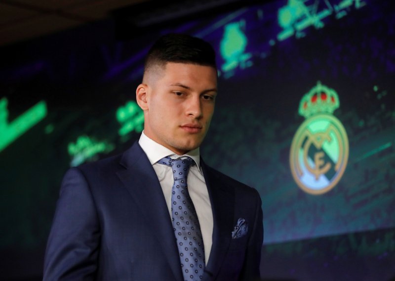 Luka Jović smijao se priči da odlazi na posudbu, ali sada PSG šalje Realu igrača o kojem 'kraljevi' maštaju