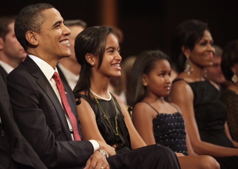 Obamine kćeri Sasha i Malia ne smiju na Facebook