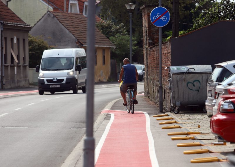 Pijan električnim biciklom sletio u kanal; lakše je ozlijeđen, a napuhao je 2,41 promila