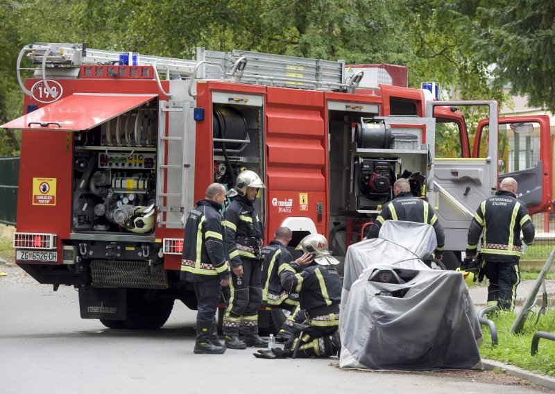 Požar na Visu lokaliziran, ugašeni požari kod naplatnih kućica u Prgometu te na Braču