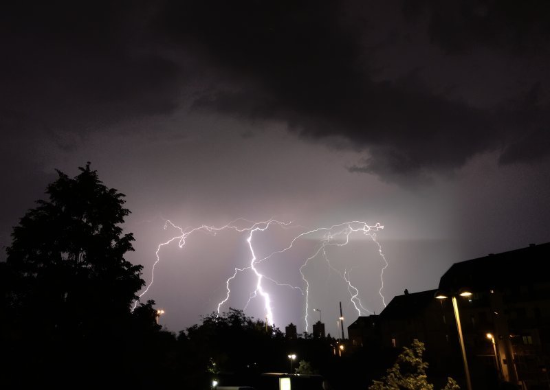 Na Jadranu sunčano i toplo, ali u unutrašnjosti nastavak grmljavinskih nevremena