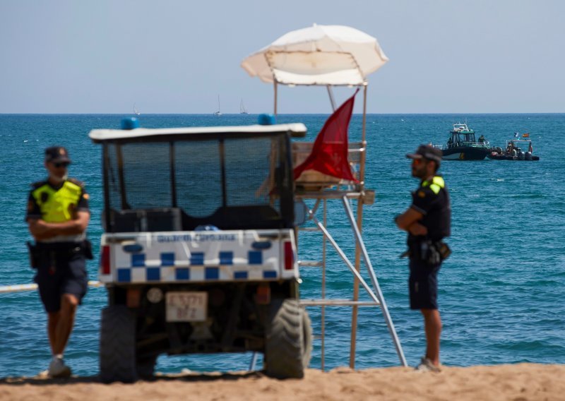 Zbog bombe iz građanskog rata evakuirana plaža u Barceloni