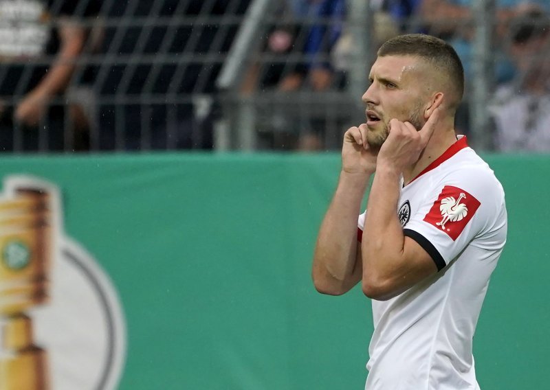 Ante Rebić prekrižen u Eintrachtu? Ove nedjelje nije bio ni na klupi