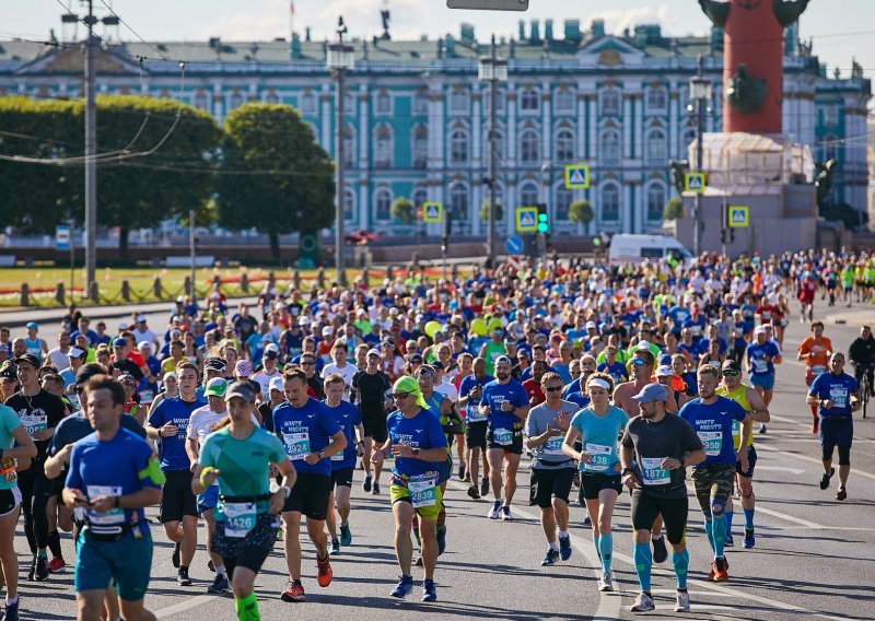Runs with Twins omogućuje rekreativcima da trče u St. Petersburgu