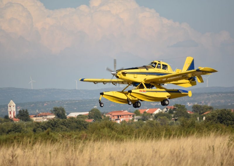 Tko izazove požar, platit će let kanadera 71.889 kuna, naplaćivat će se i lažne dojave