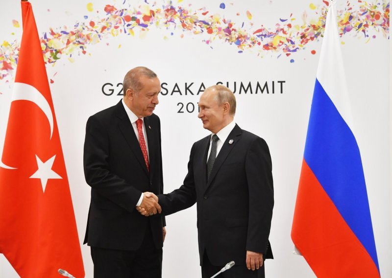 Visoki turski dužnosnik: 'Turska očekuje pomoć od Rusije u obuzdavanju sirijskih snaga'