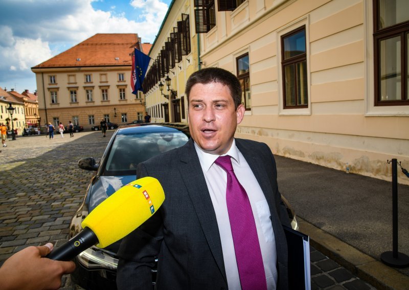 Butković podržava vozače kao službene osobe, no poručuje: Ne može Vlada povećati plaće privatnicima