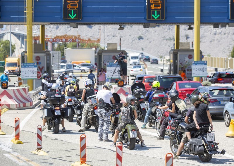 Četiri tisuće motorista sprema se blokirati granične prijelaze, trajektne luke i naplatne postaje jer Butković nije ispunio obećano