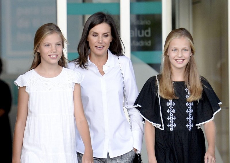 Njihova skromnost je za pohvalu: Kraljica Letizia i kćeri umjesto dizajnerske odjeće nose high street komade popularnog brenda