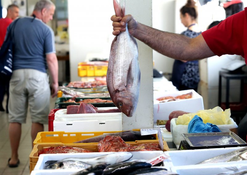 Trgovci smanjenje PDV-a stavili sebi u džep, umjesto 10 posto, meso i riba pojeftinili samo 1 posto