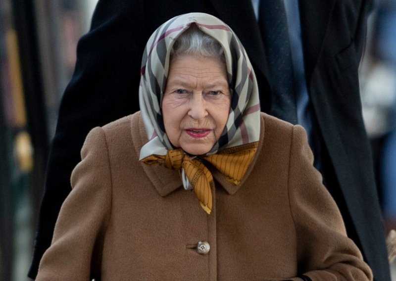 Kraljica Elizabeta II našalila se na račun turista