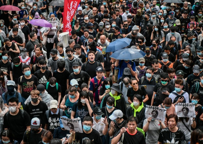 Glasnogovornik: Prosvjedi u Hong Kongu prerasli u 'iznimno nasilje'