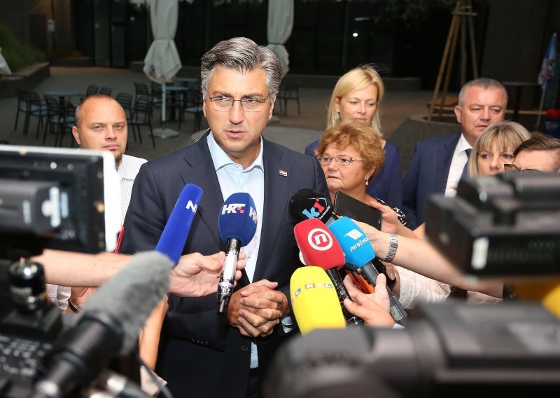 Analiza: Vlada u tri godine pod tepih pomela sve ideološki i svjetonazorski osjetljive zakone