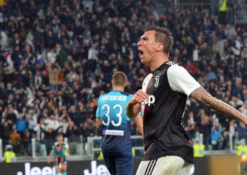 Trener Juventusa ga prekrižio, a Mandžukić već dobio nemoralnu ponudu zbog koje bi mogao sretan napustiti Torino