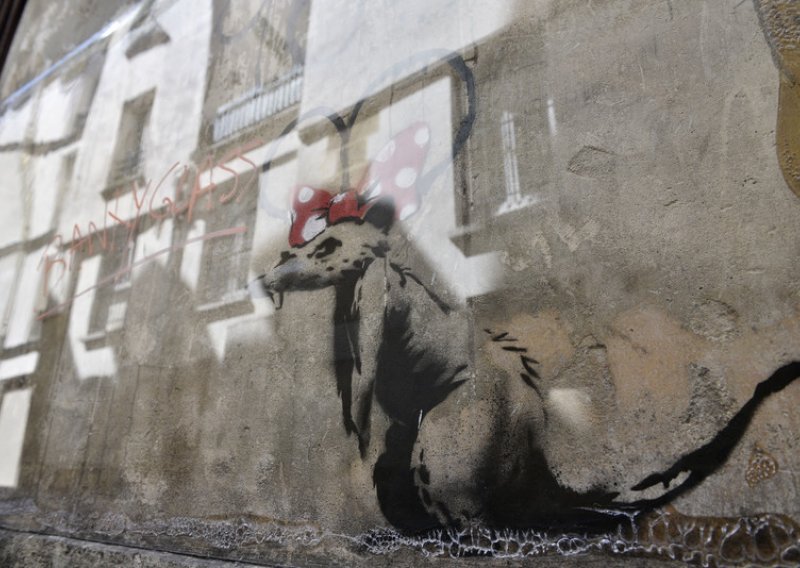 Ukraden Banksyjev štakor ispred pariške galerije