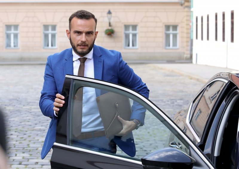 Aladrović: Svi državni i javni službenici trebaju biti adekvatno plaćeni