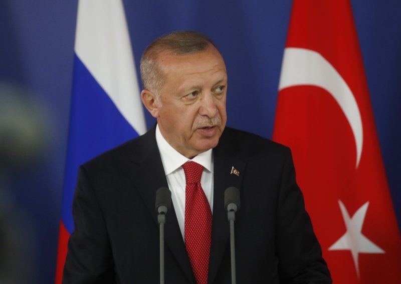 Erdogan: Neprihvatljivo je da Turska ne smije imati atomsko oružje