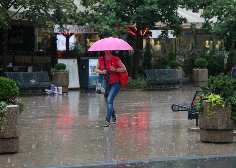 U Zagrebu danas i do 10 stupnjeva hladnije nego u Dalmaciji, jak vjetar otežava promet