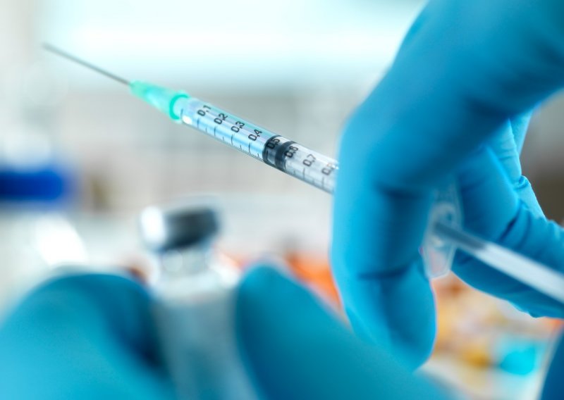 EK i WHO upozoravaju na opasnost lažnih vijesti o cijepljenju