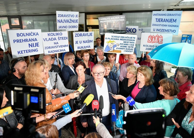 Zdravstveni djelatnici opet prosvjeduju, nastavljaju se pregovori o plaćama: 'Danas očekujemo ozbiljnu ponudu'