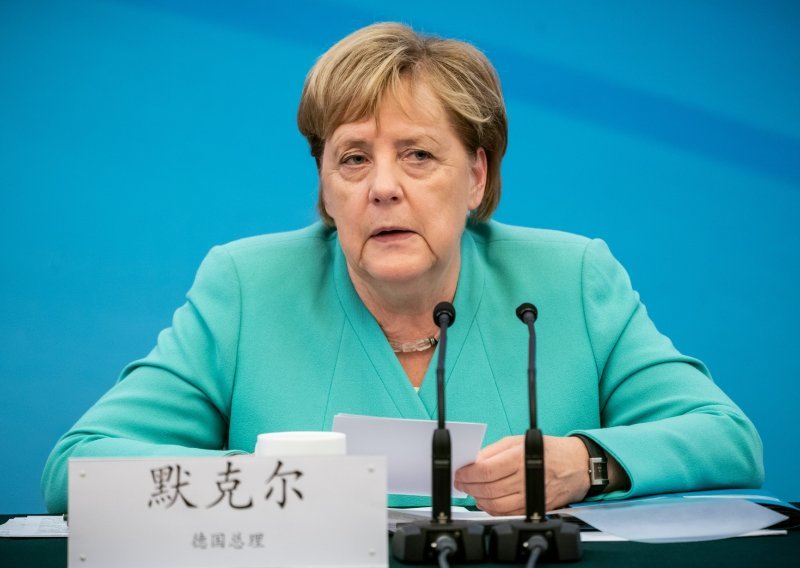 Merkel u Pekingu pozvala na poštivanje 'sloboda' Hong Konga