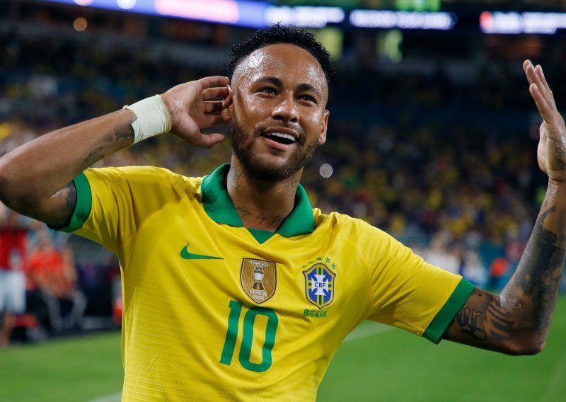 Neymar se ostavio spletki i vratio nogometu: Gol i asistencija za Brazil