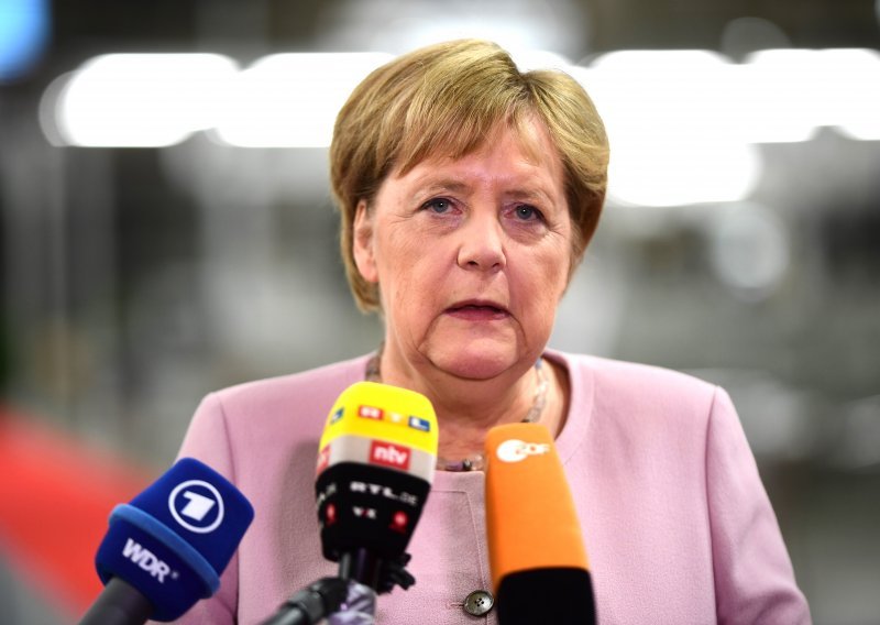 Merkel još jednom zatražila mirno rješenje nemira u Hong Kongu