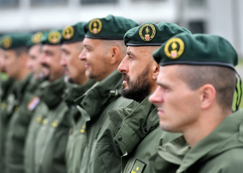 [FOTO] Najelitnija policijska jedinica proslavila svoj rođendan, pogledajte kako je bilo na svečanosti u Lučkom