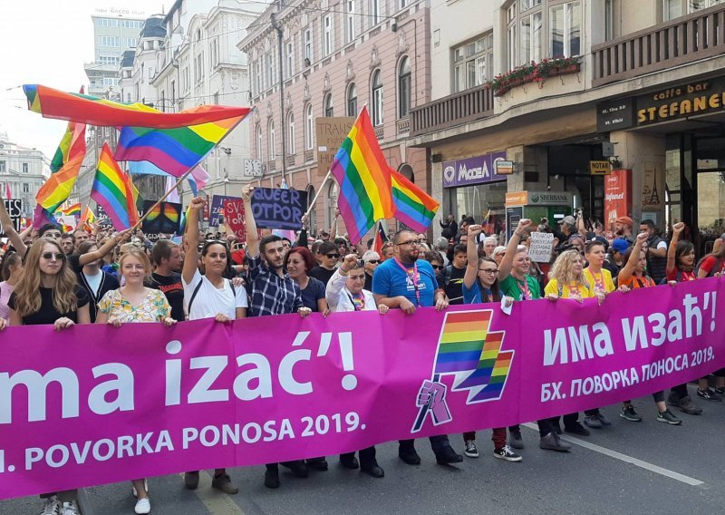 [FOTO/VIDEO] Završila prva povorka ponosa u Sarajevu, sve je proteklo mirno i bez incidenata