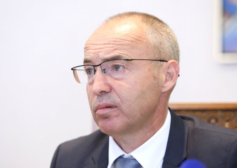 Krstičević o napadu na maloljetnika u Otočcu: To nije časno ponašanje, takvi će ići van iz Hrvatske vojske