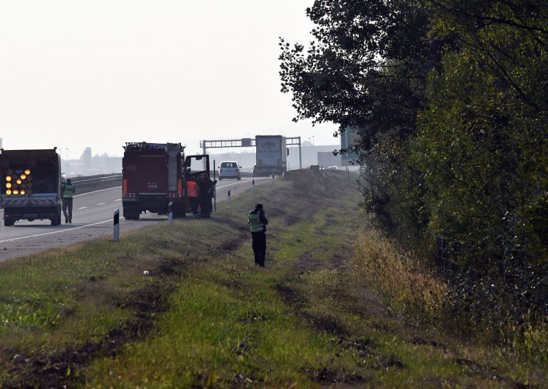 [FOTO] Teška nesreća na A3: Zapalio se automobil, poginule dvije osobe