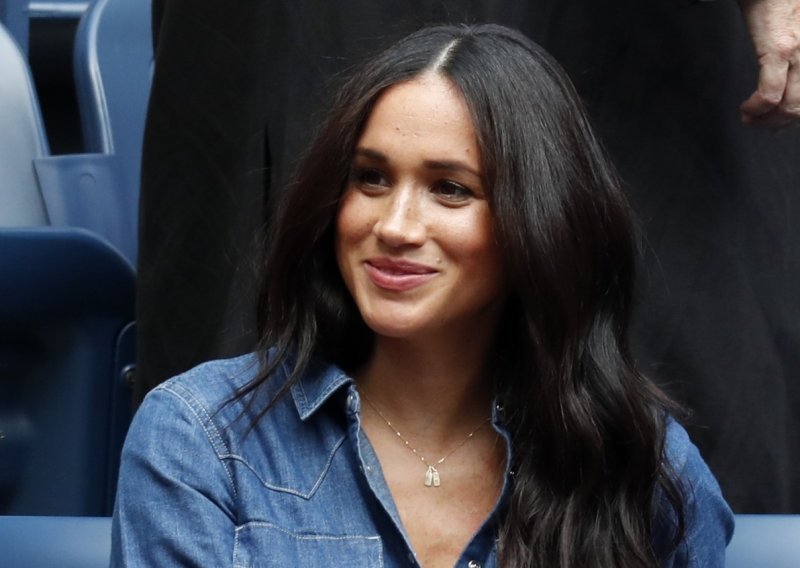 Brojne osude javnosti na račun svoje rastrošnosti Meghan Markle je ovog puta pokušala umiriti jeftinim stajlingom