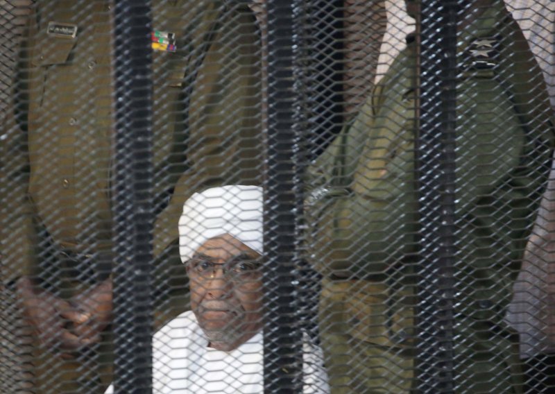 Svrgnuti sudanski predsjednik u skrivenoj sobi predsjedničke palače držao milijune eura za podmićivanje
