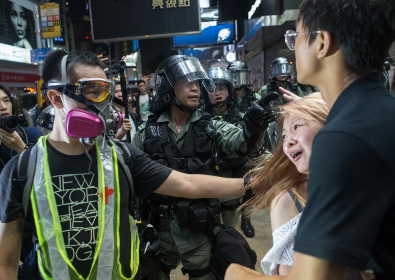 Preko vikenda 157 ljudi uhićeno u Hong Kongu