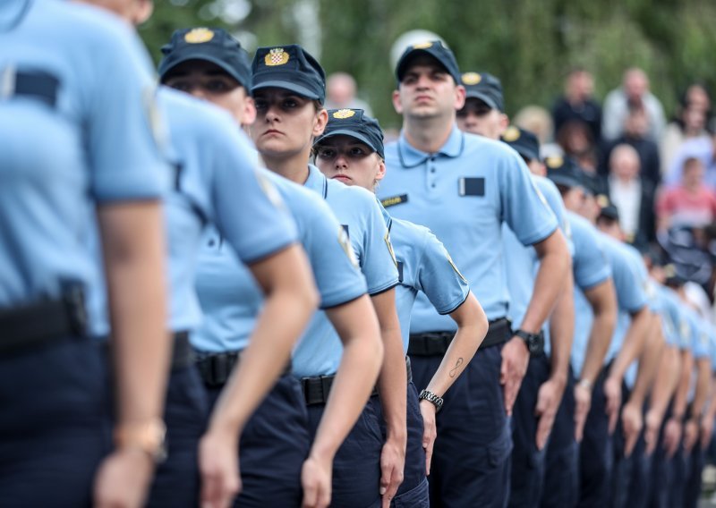 'Kad dođu ovamo, nema više mame. Neki ne izdrže pa odustanu, a neke smo morali izbaciti'