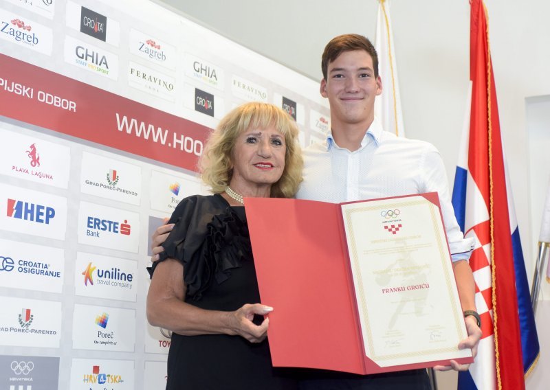 Judašica Ana Viktoria Puljiz i plivač Franko Grgić dobili godišnje nagrade za darovite mlade sportaše
