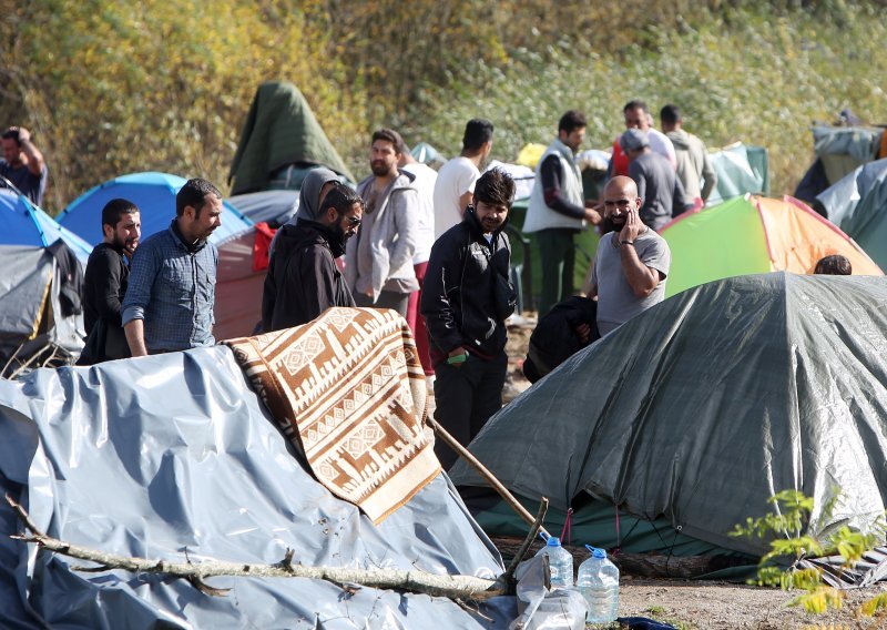 U požaru u migrantskom kampu u Grčkoj jedan mrtav, izbila pobuna