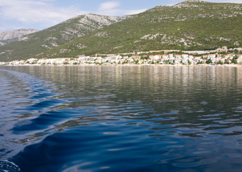 Neum ustao protiv turskih brodova