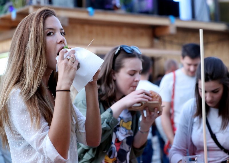 Zagreb Burger Festival nudi sedamdesetak vrsta burgera i po prvi put sočne steakove
