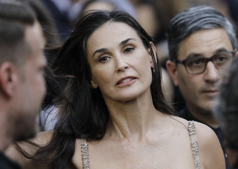 Demi Moore ne prestaje šokirati: Nakon što je otkrila da je izgubila dijete sada se žali što je pristala na neobičan zahtjev bivšeg supruga